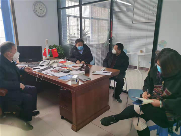 3防控初期领导班子（自左向右：李京辉、高勤华、焦火锡、于蓉）召开防控专题会议.jpg
